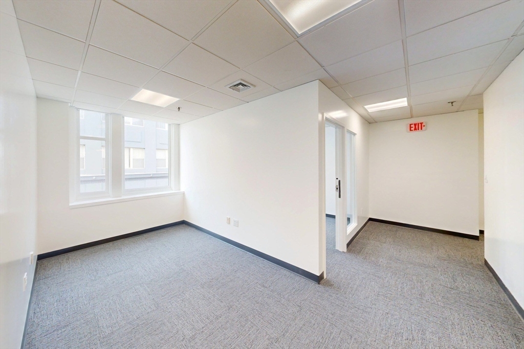 552 Massachusetts Ave # 208