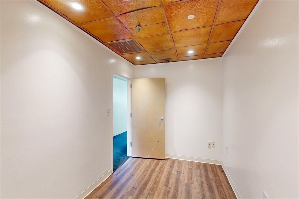 552 Massachusetts Ave # 203
