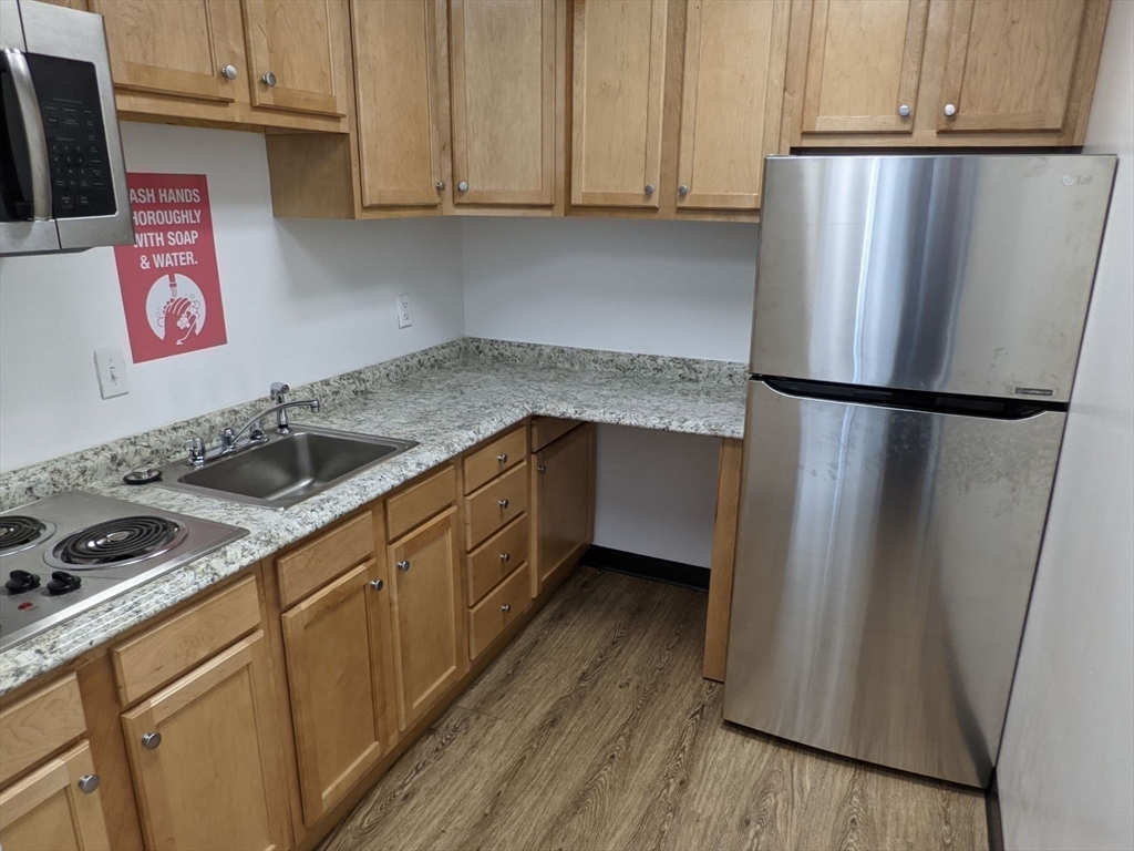 552 Massachusetts Ave # 203
