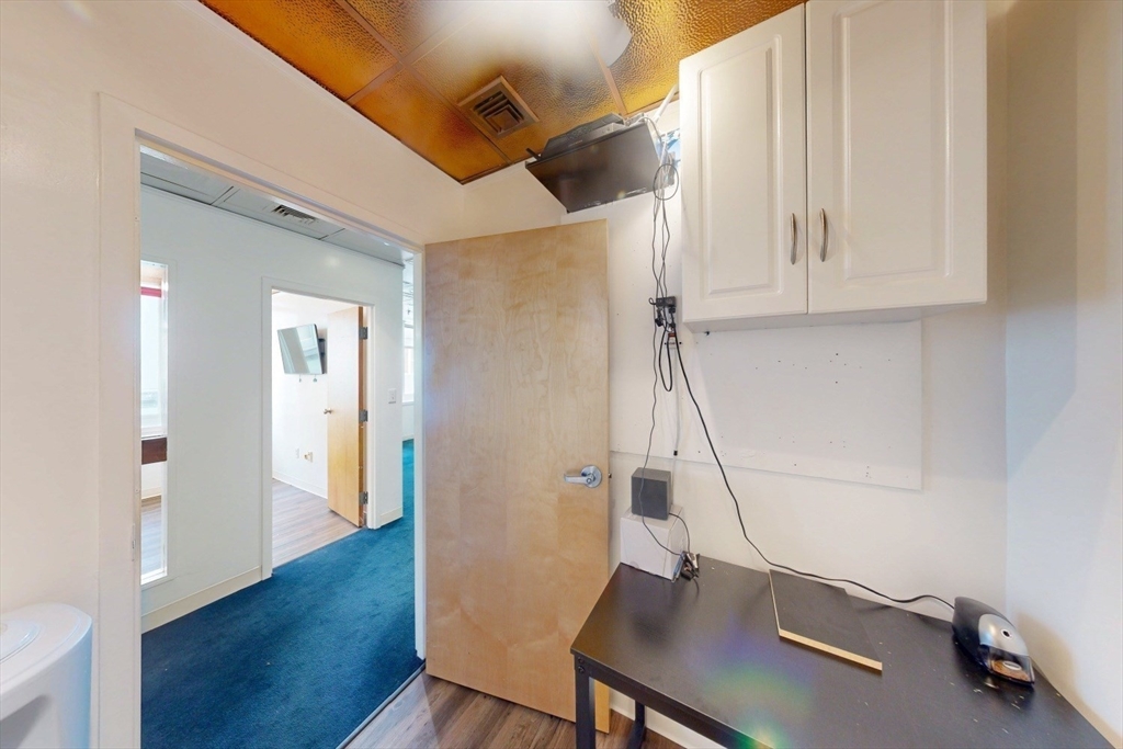 552 Massachusetts Ave # 203