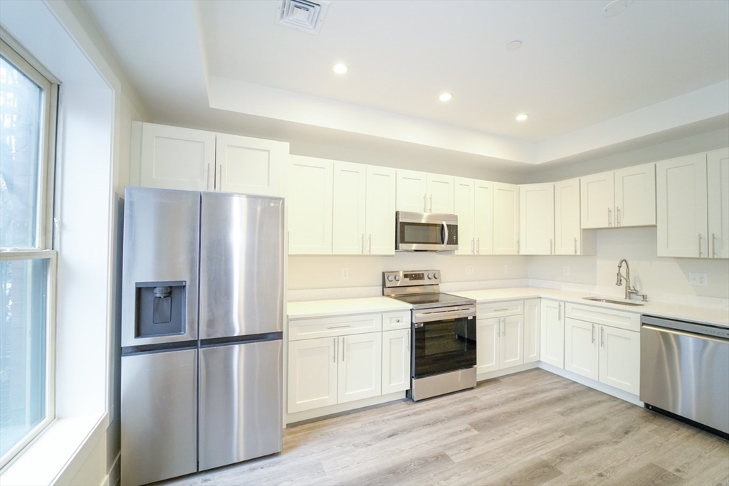 424 Marlborough Street # 1