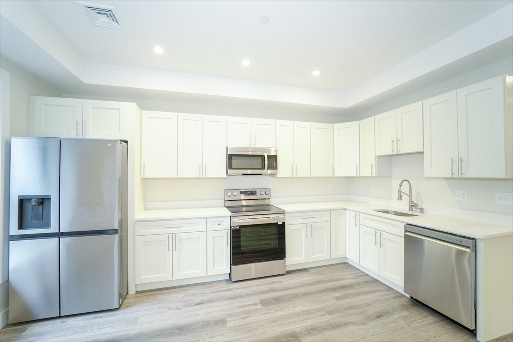 424 Marlborough Street # 1