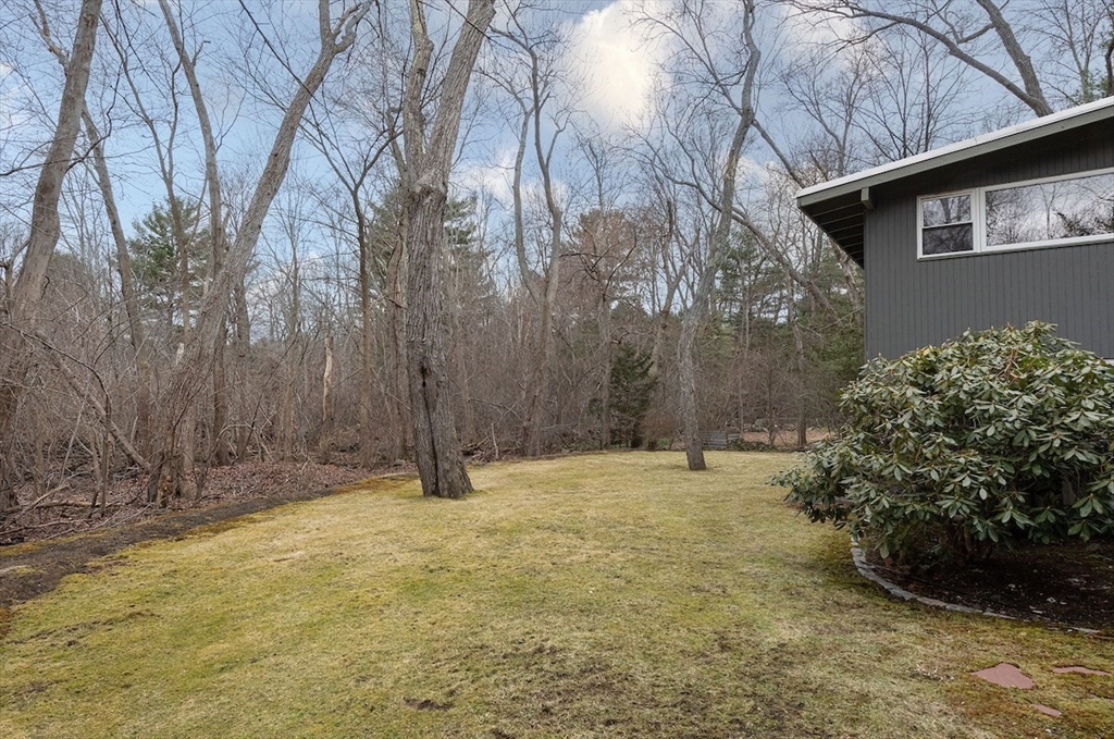 27 Peacock Farm Rd
