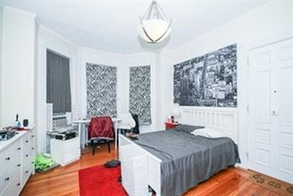 342 Commonwealth Ave # 3