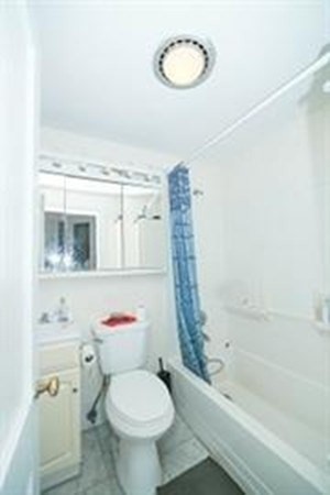 342 Commonwealth Ave # 3