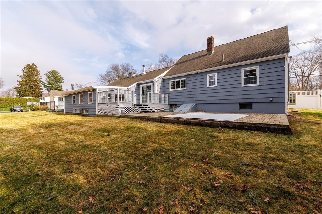 553 Elm St