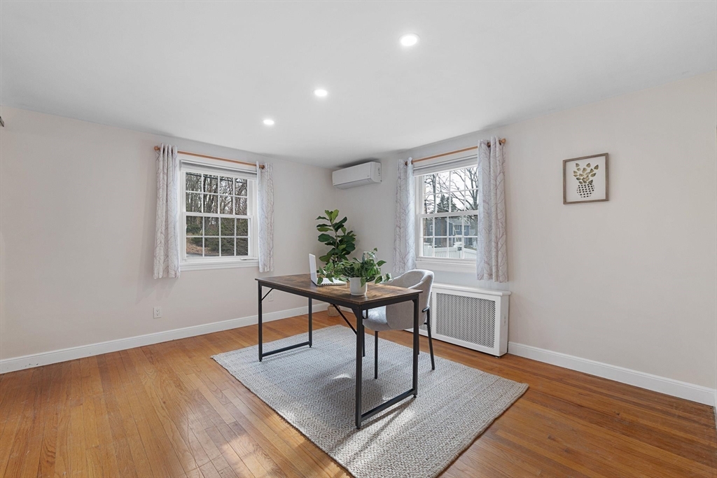553 Elm St