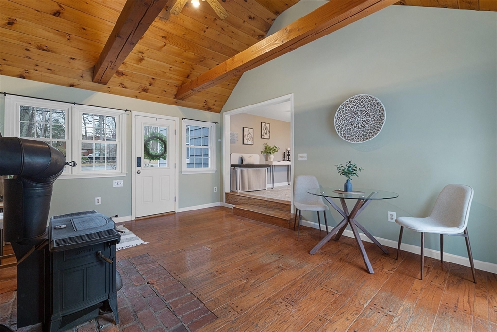 553 Elm St