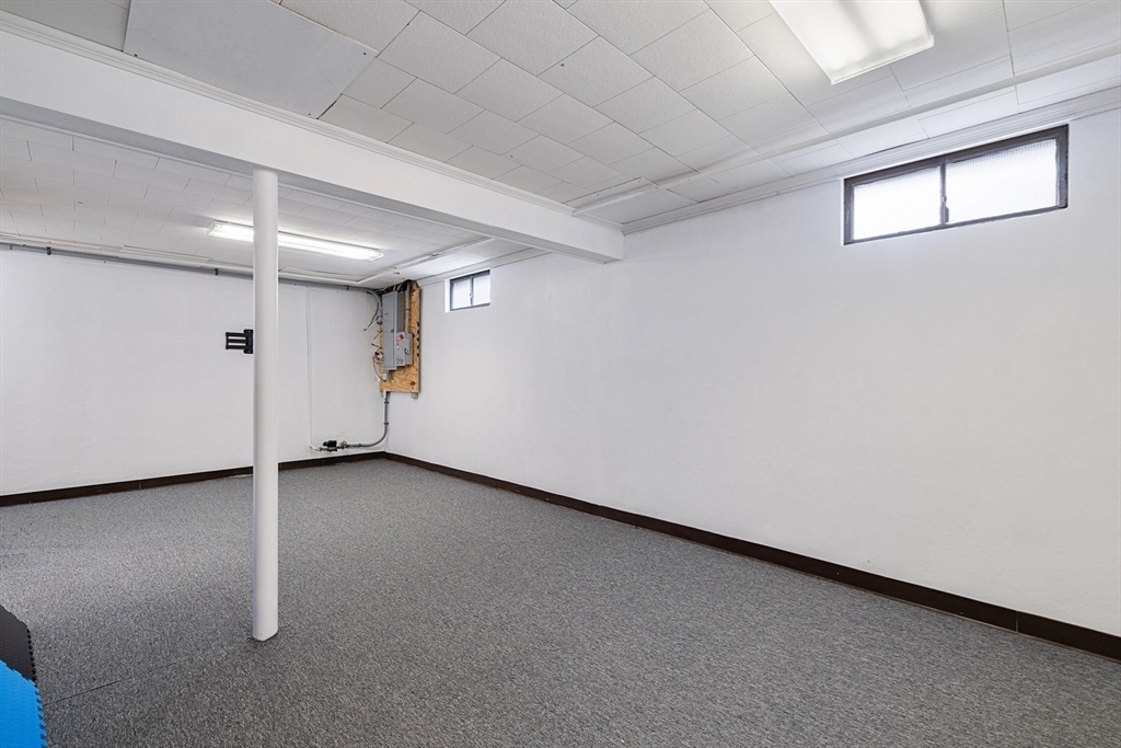 553 Elm St