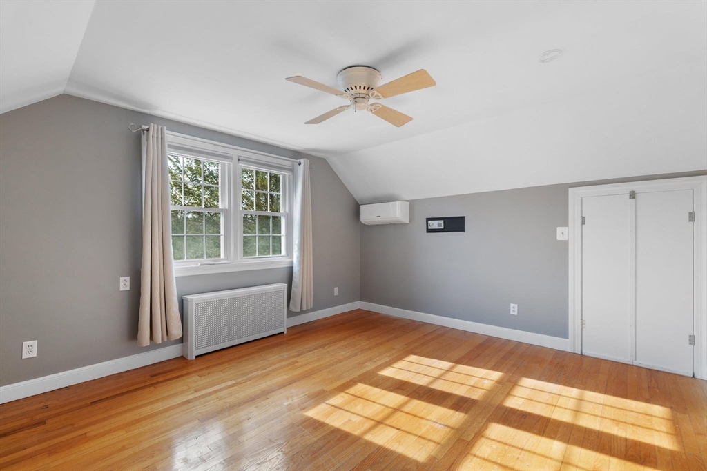 553 Elm St