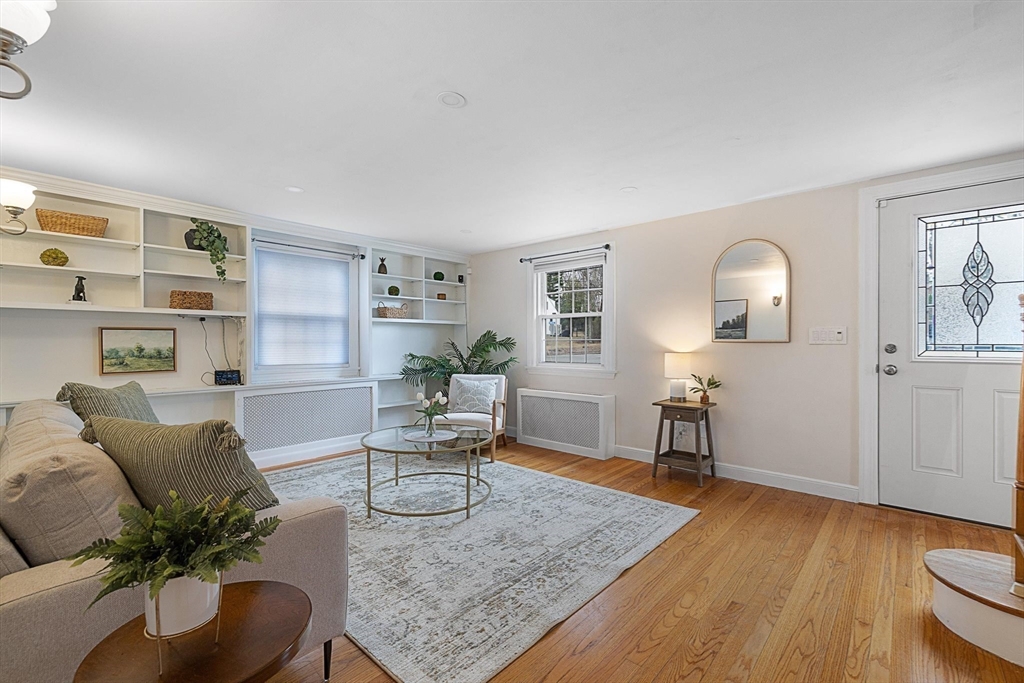 553 Elm St