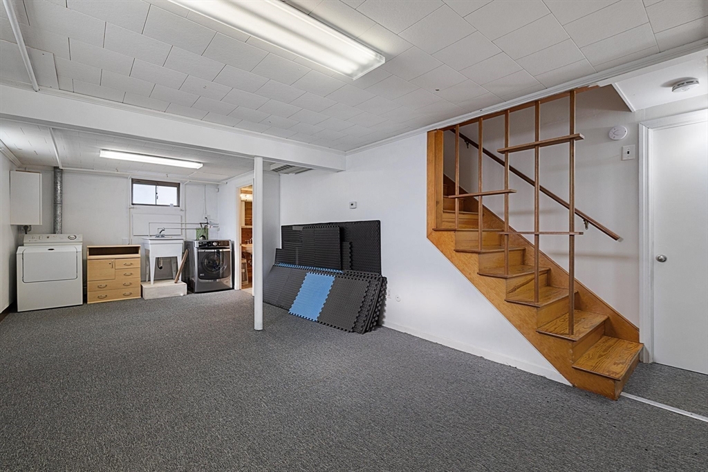553 Elm St
