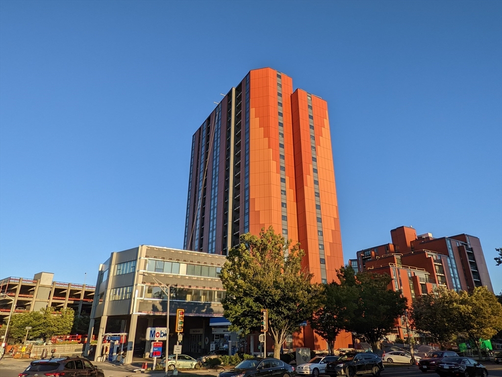 810 Memorial Dr # 211