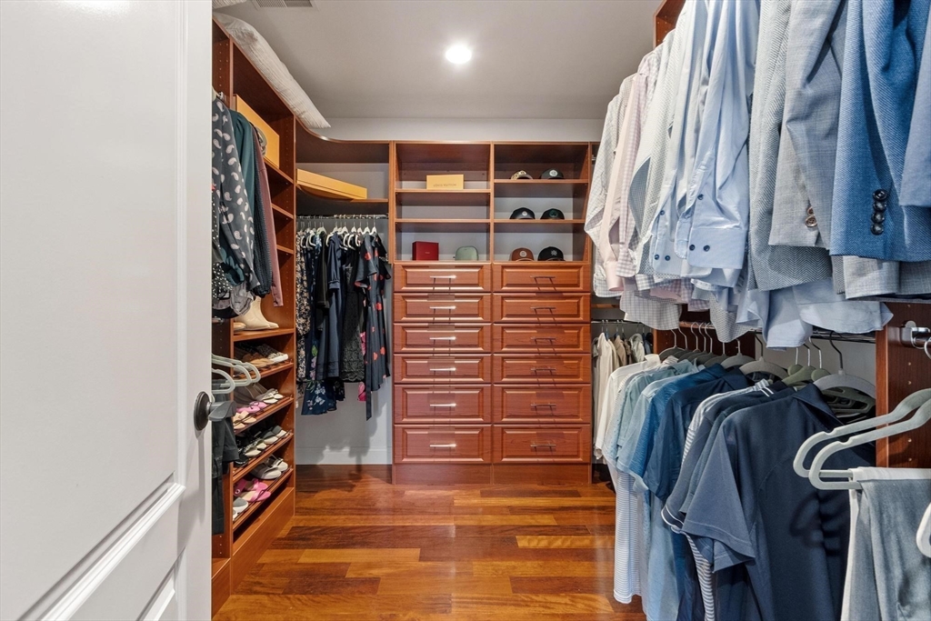 2 Jackson Dr