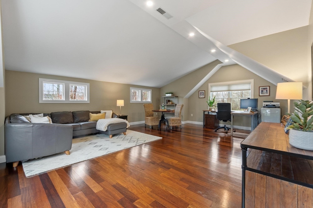 2 Jackson Dr