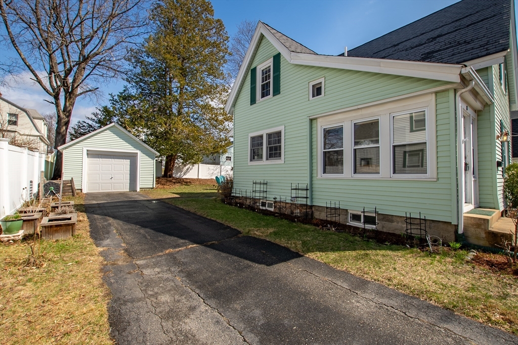 8 Harrison St
