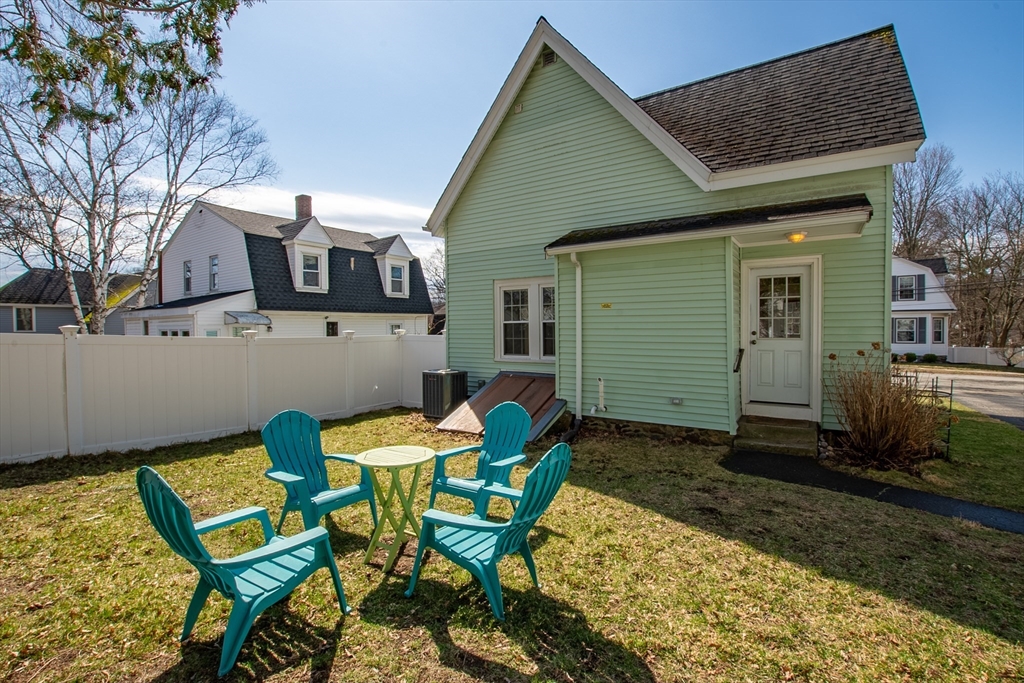 8 Harrison St