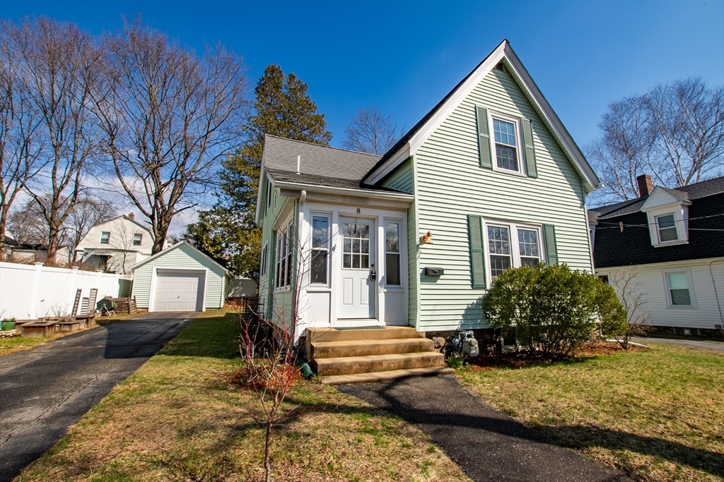 8 Harrison St