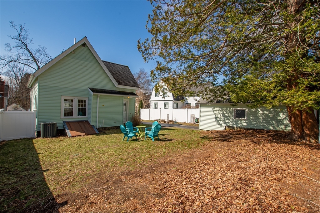 8 Harrison St