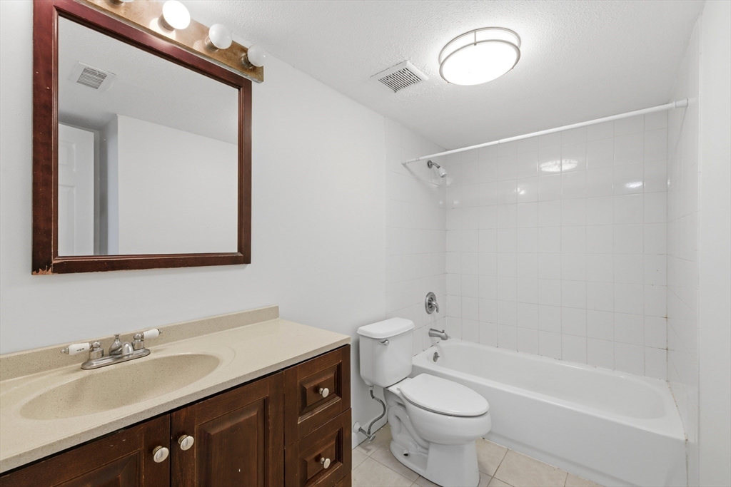 26 Beacon Street # 10F