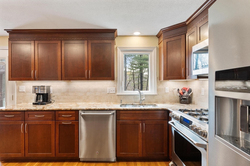 20 Bayberry Rd