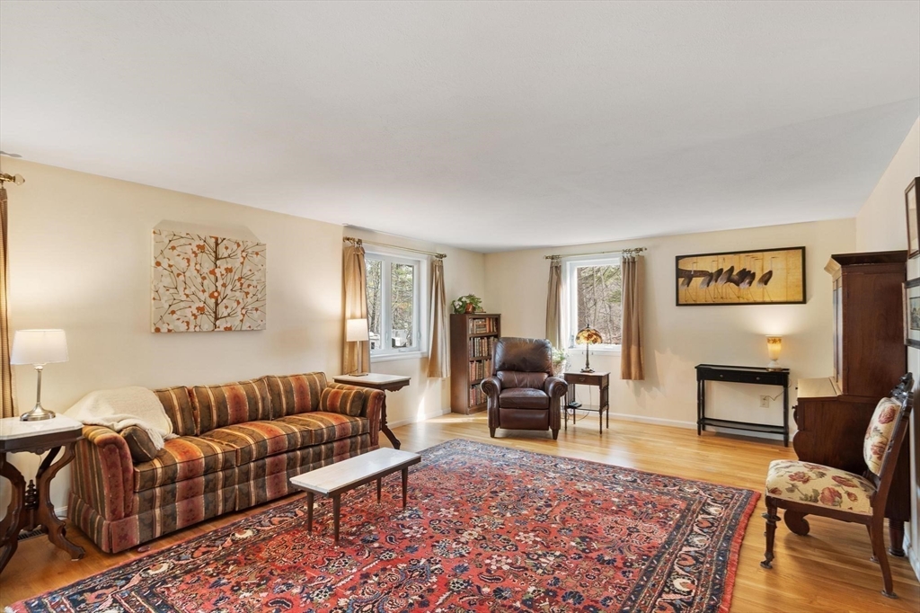 20 Bayberry Rd