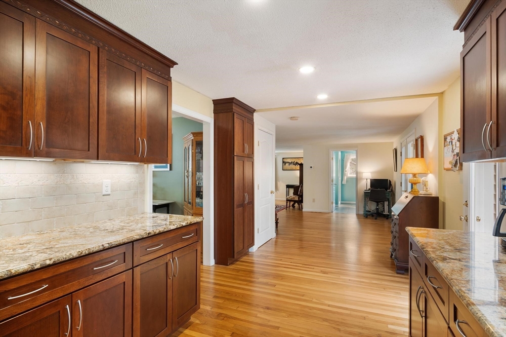 20 Bayberry Rd