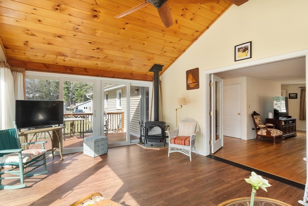 20 Bayberry Rd