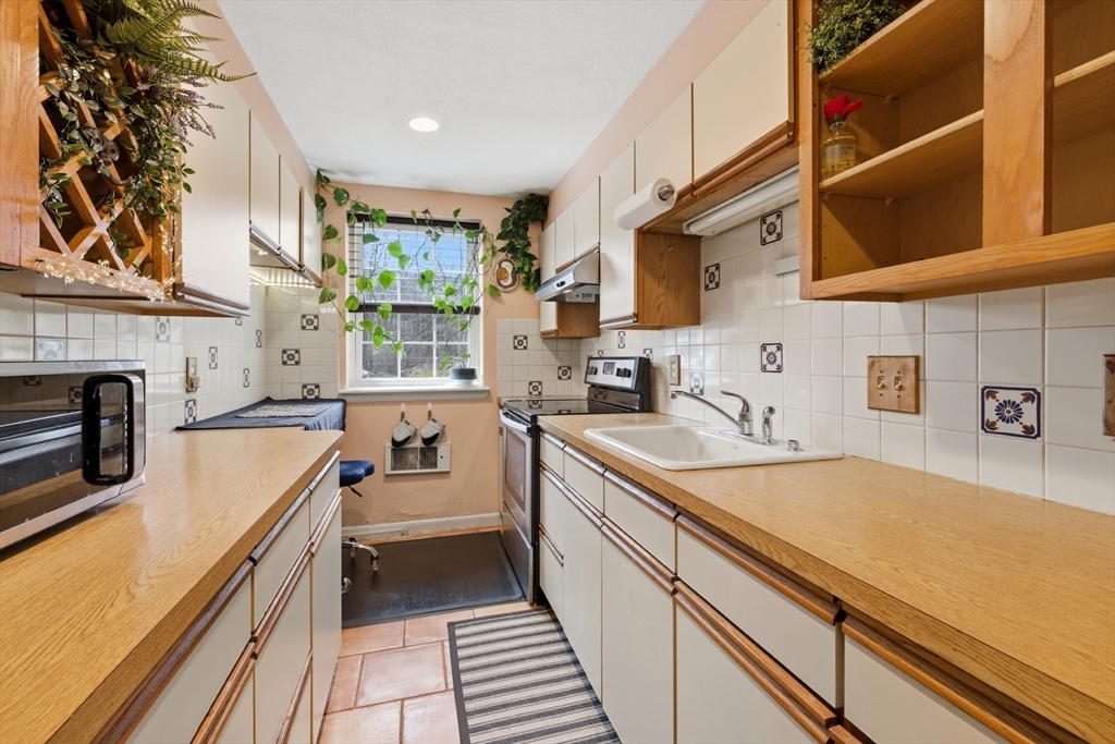 8 Colonial Village Drive # 3