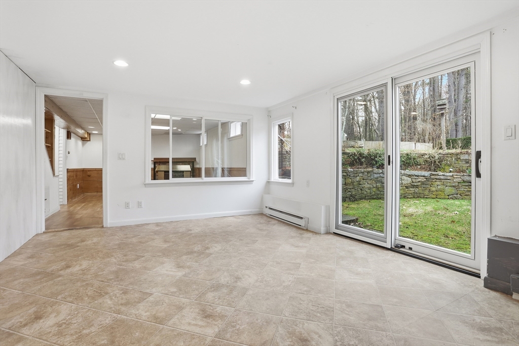 15 Old Marlboro Rd