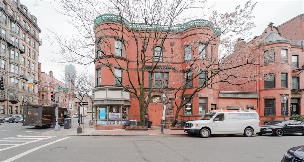 424 Marlborough Street # 2