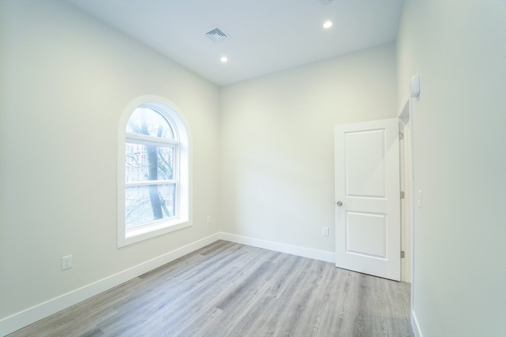 424 Marlborough Street # 2
