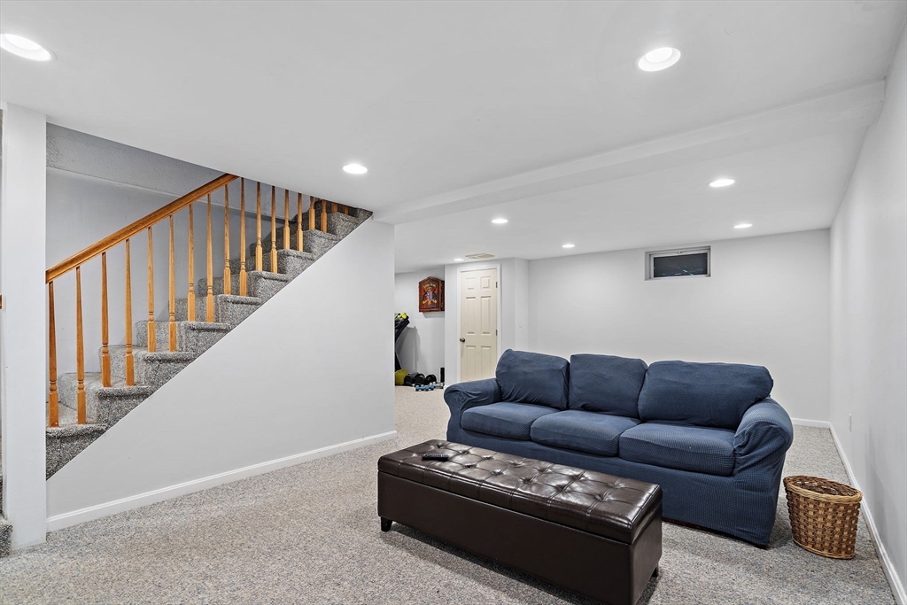 108 Harvard Rd