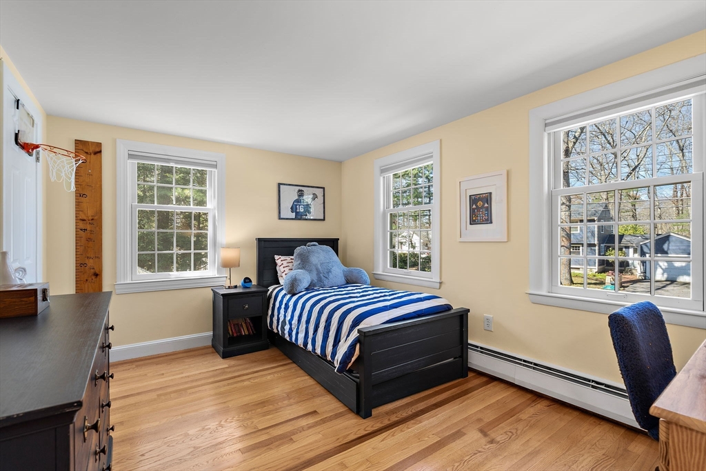 13 Mohegan Road