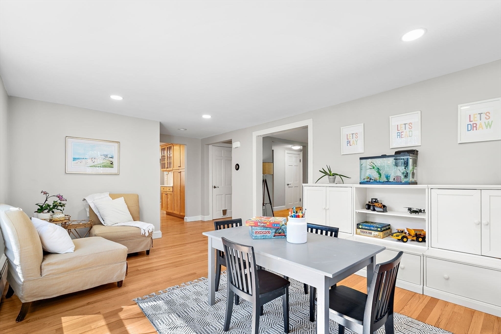 13 Mohegan Road