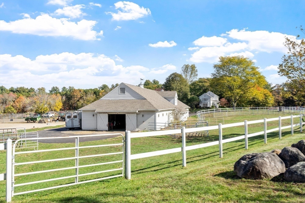 14 Stonegate Ln # 14