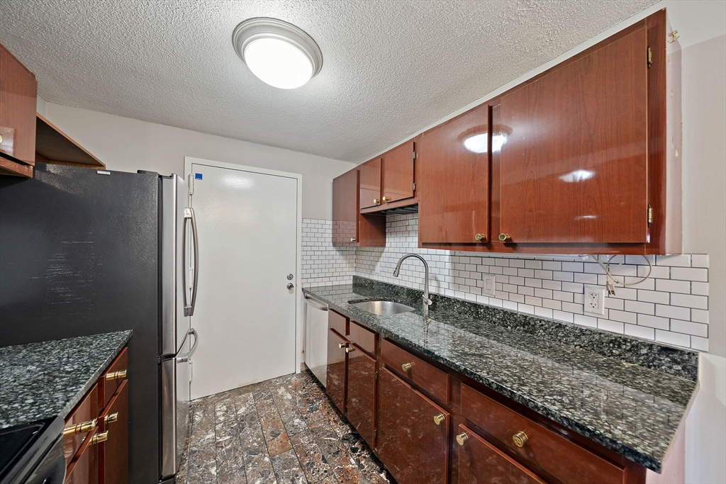 15 Village Rock Ln # 2