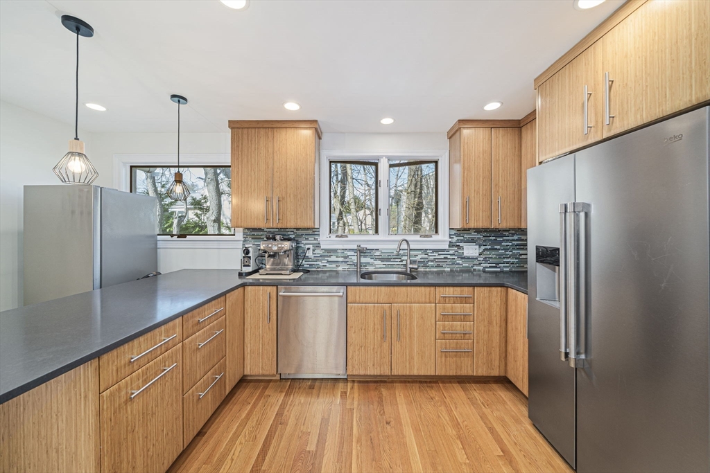 66 Roosevelt Rd # 66