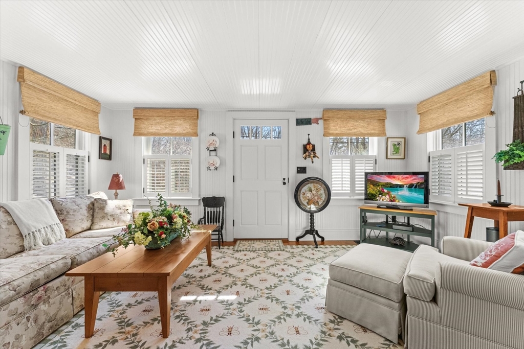 65 Baldwinville Rd