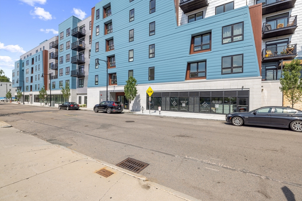 301 Border St # 611