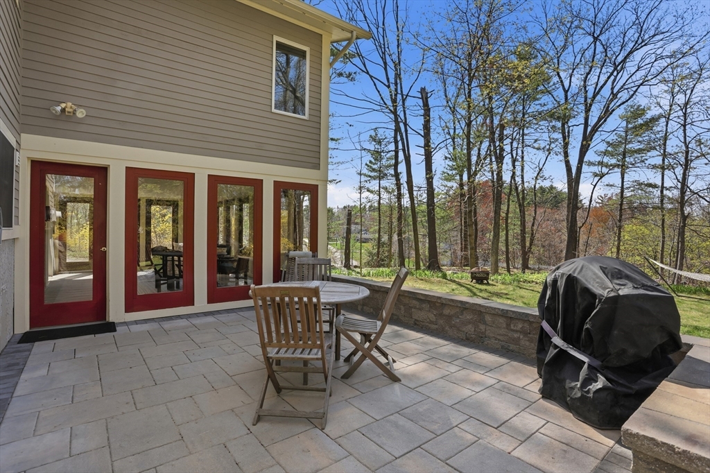 27 Tuttle Dr