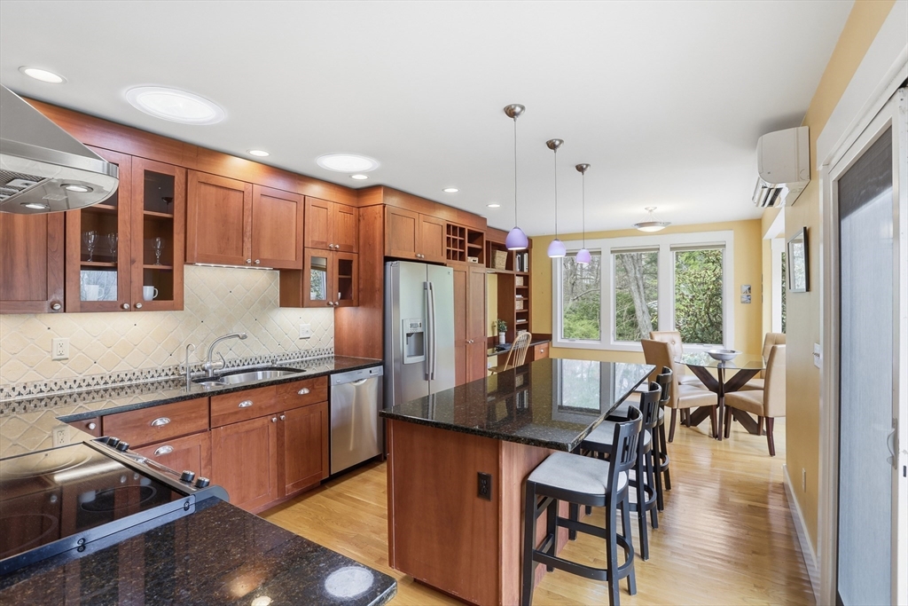 27 Tuttle Dr