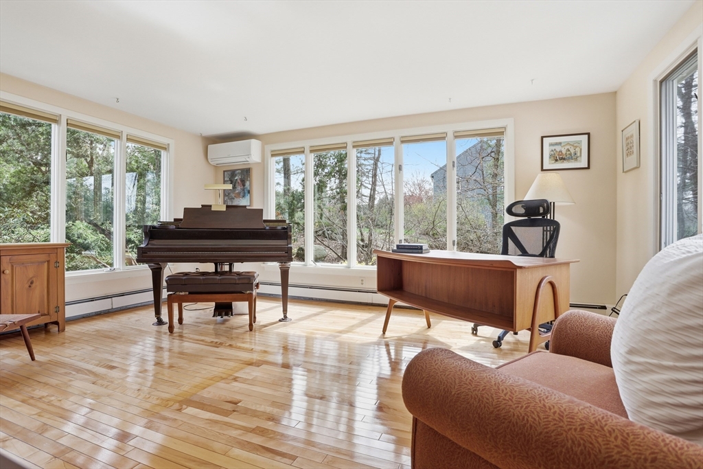 27 Tuttle Dr