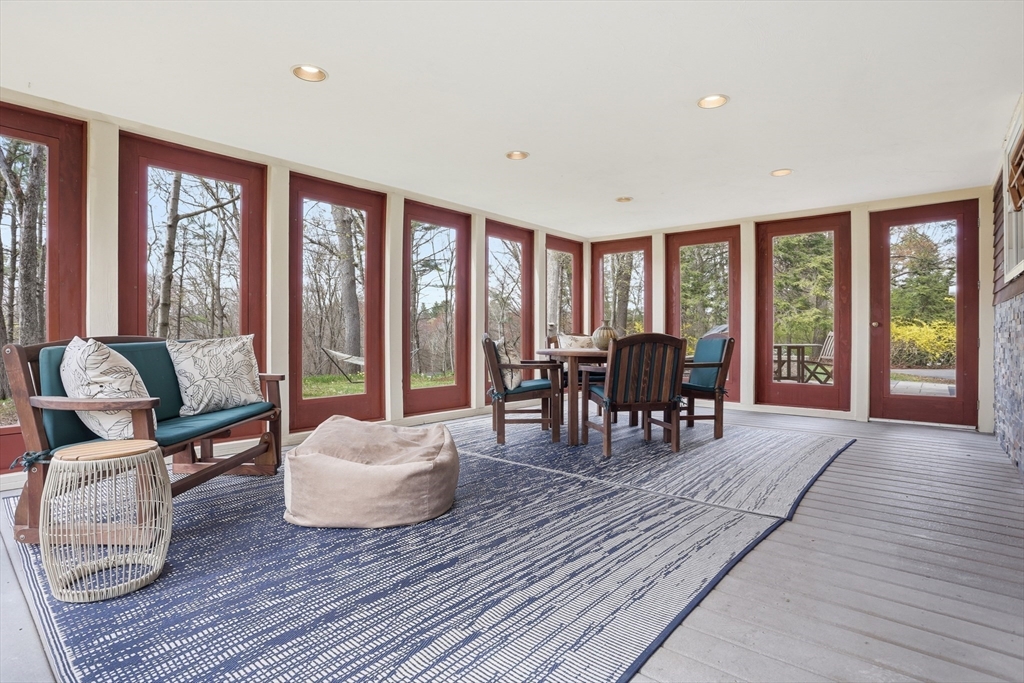 27 Tuttle Dr
