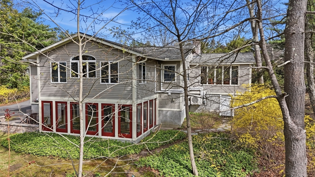 27 Tuttle Dr