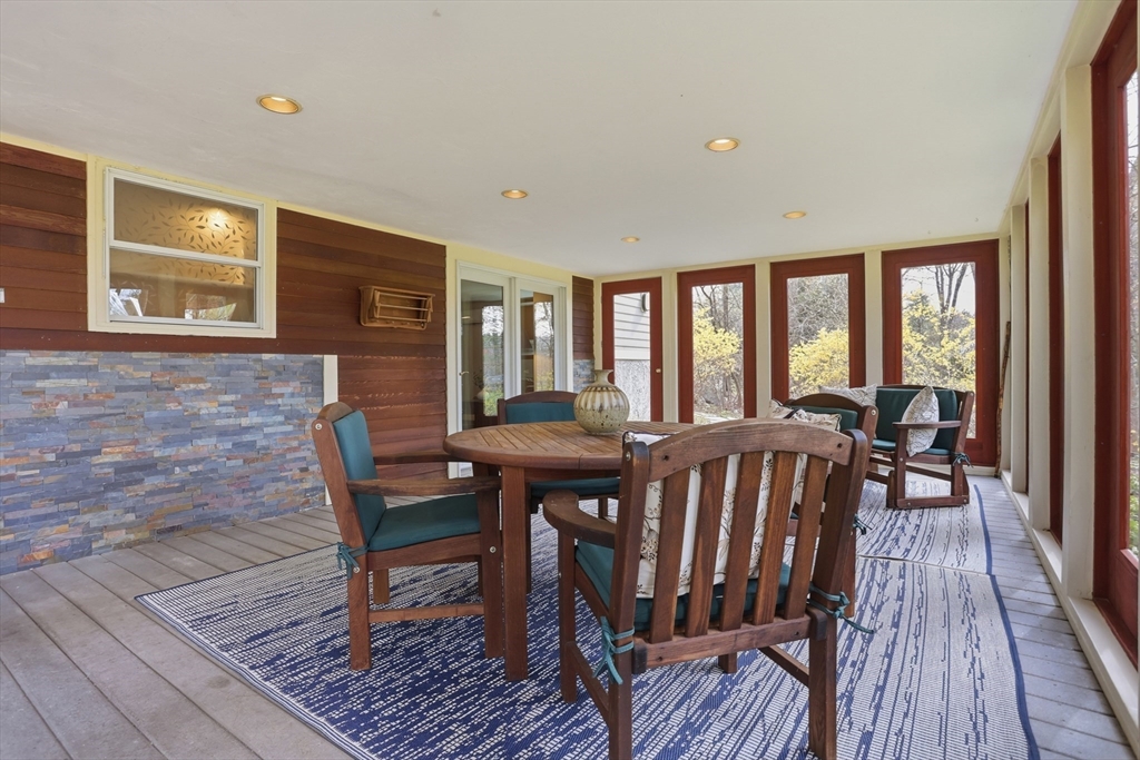 27 Tuttle Dr