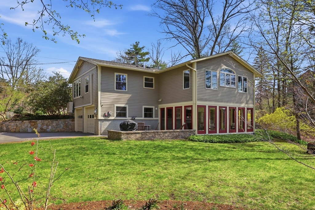 27 Tuttle Dr