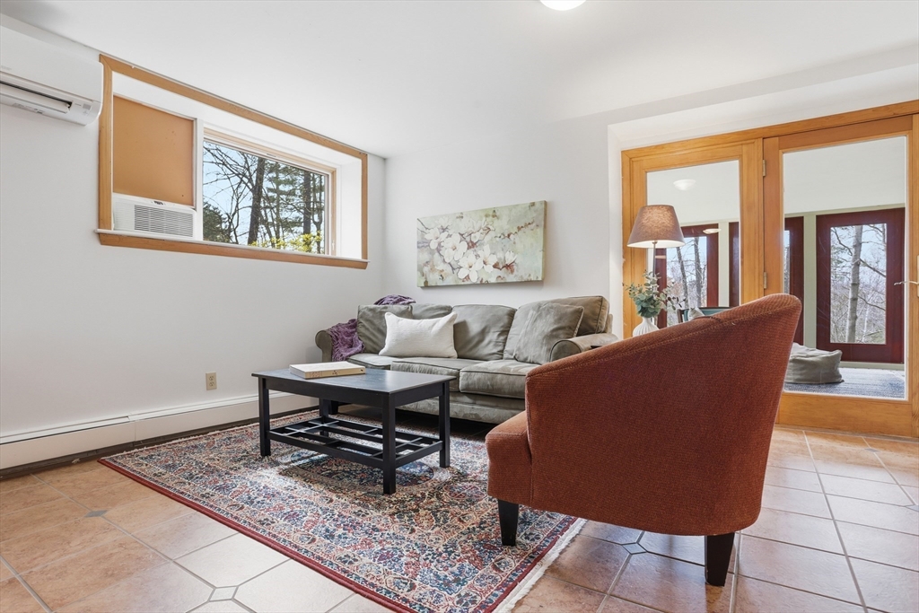 27 Tuttle Dr