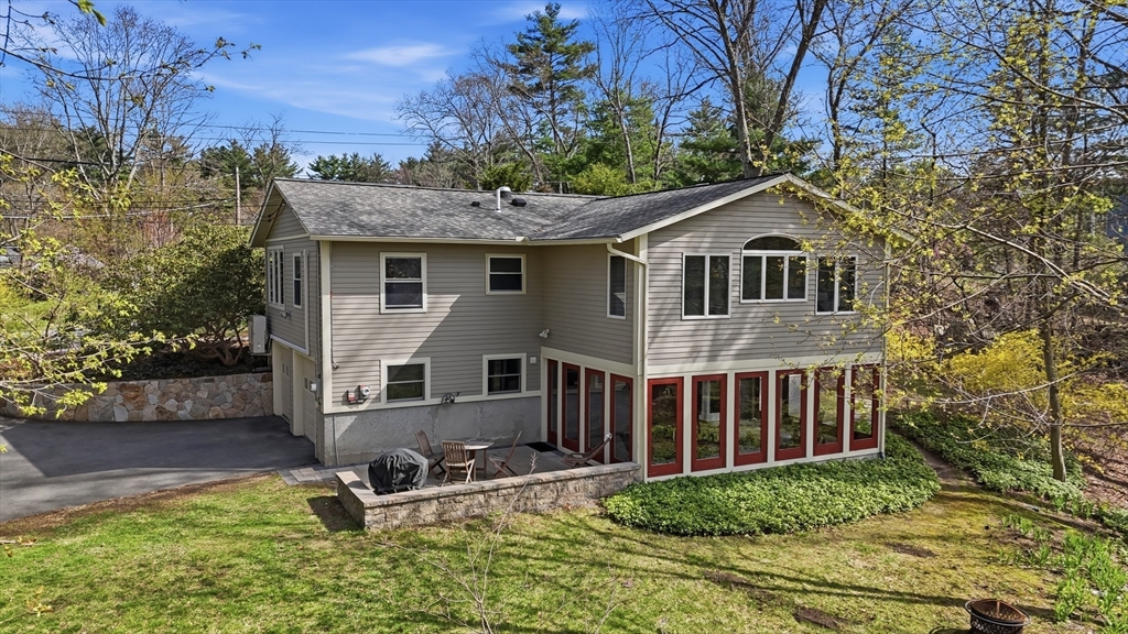 27 Tuttle Dr