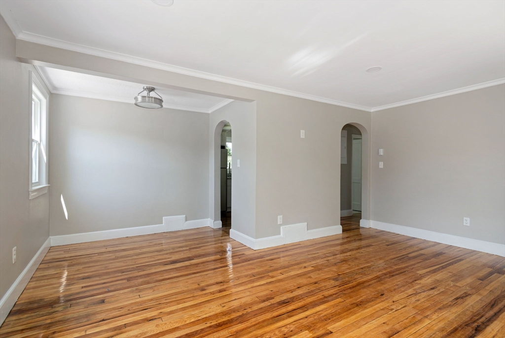 25 Paragon Rd # 1